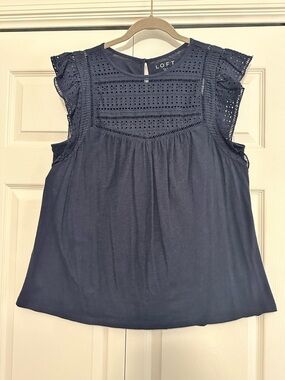 Ann Taylor LOFT Eyelet Cap Sleeve Top in Forever Navy Size XL EUC
